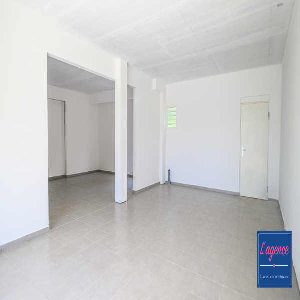 Location Immobilier Professionnel Local commercial Petit-Bourg 97170
